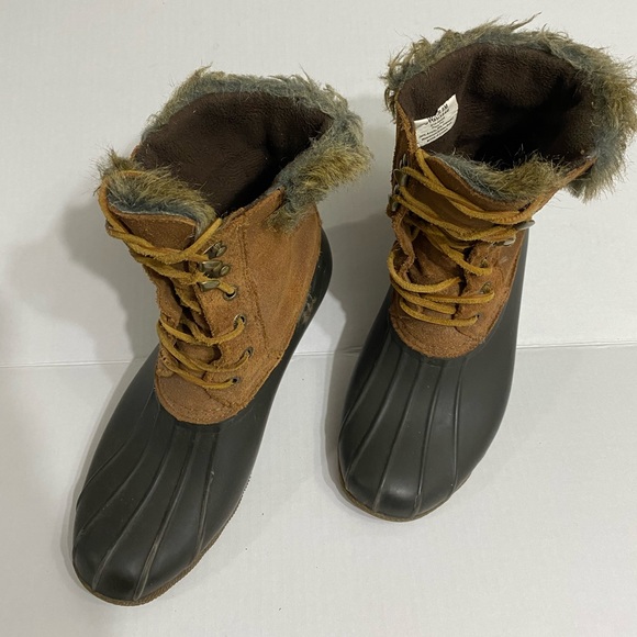 Sperry Shoes - Sperry Duck Boot size 9
